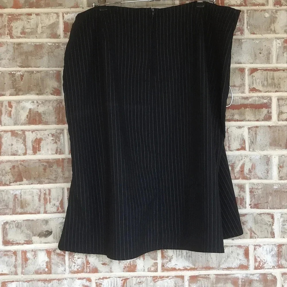 Spring Street Pinstripe Flared Skirt - Picture 2 of 4